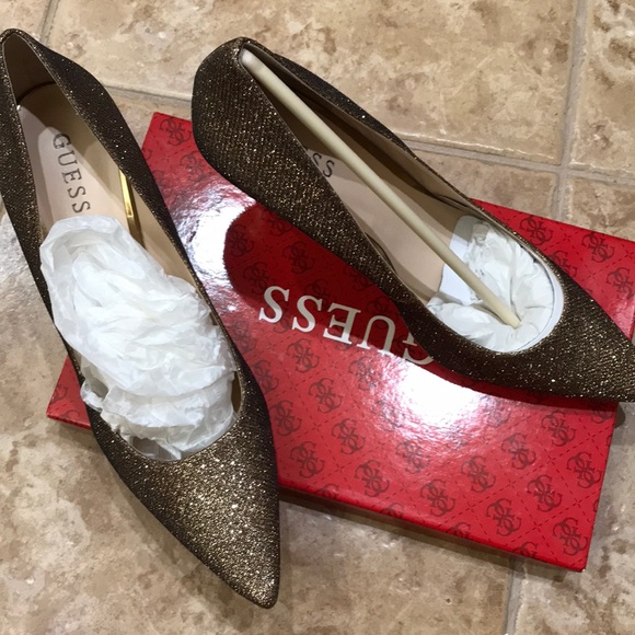 Guess Copper Shimmer Pumps - Picture 6 of 9